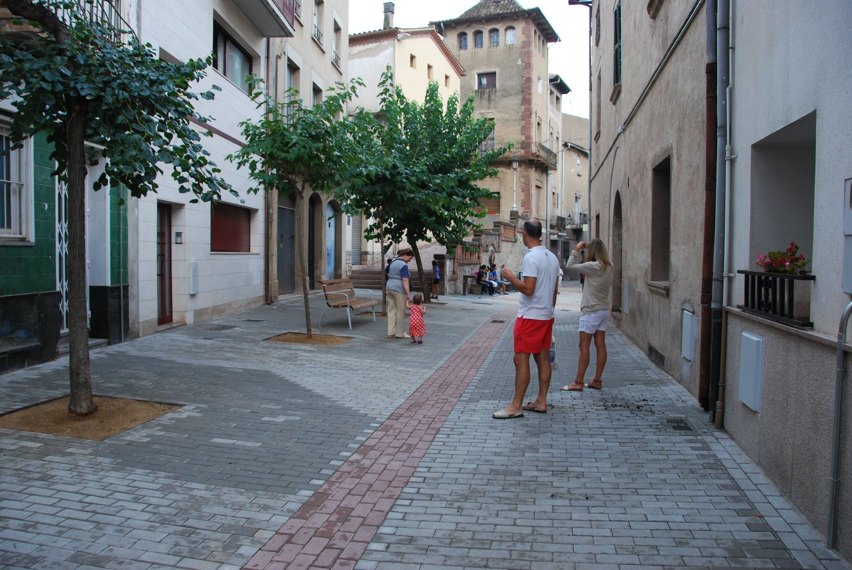 L'eix del carrer Major i Vic, al centre de Figaró, en una imatge d'arxiu