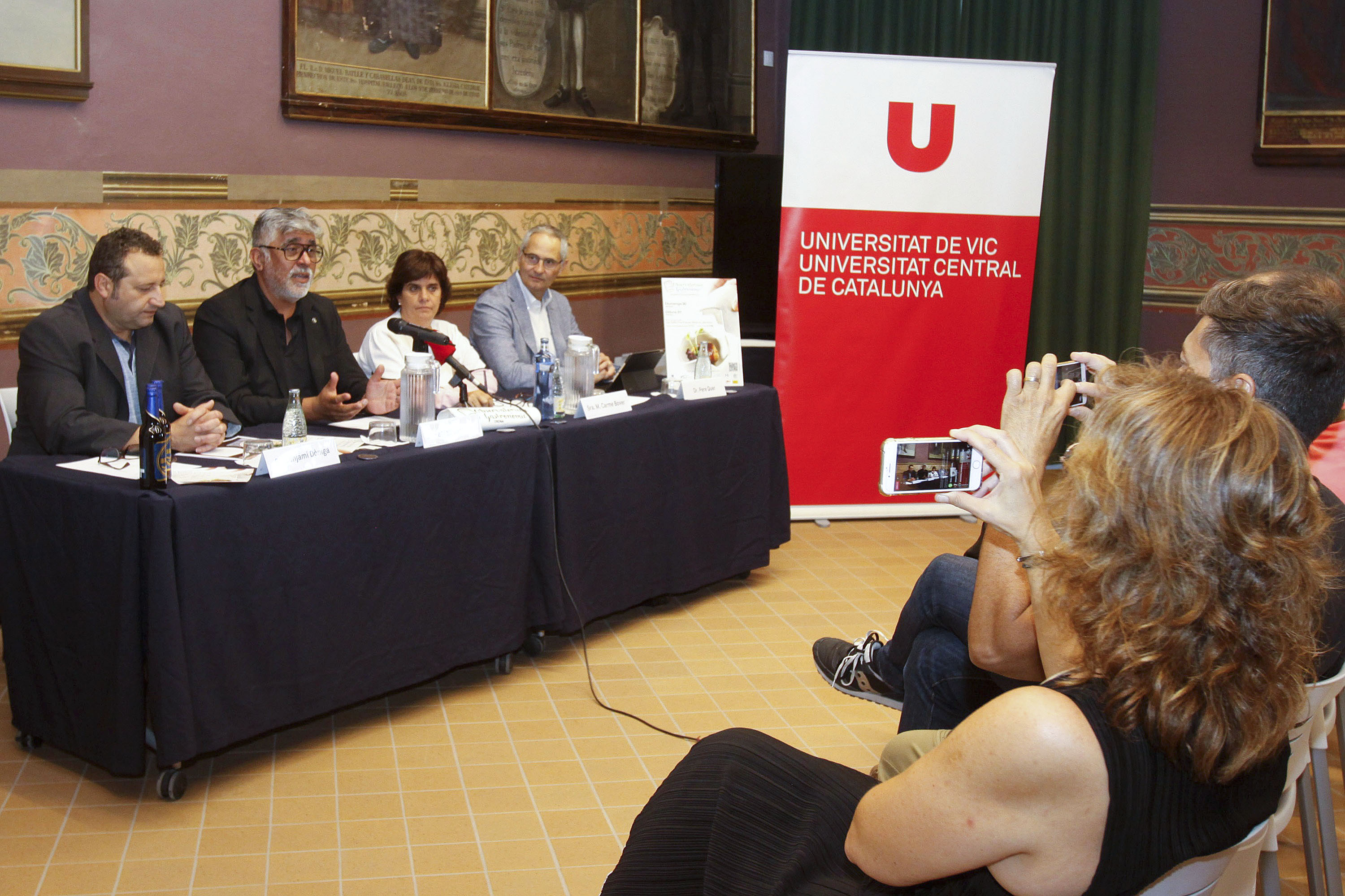 Benjamí Dòniga, Fabián Contreras, Maria Carme Bover i Pere Quer, durant la presentació de la fira