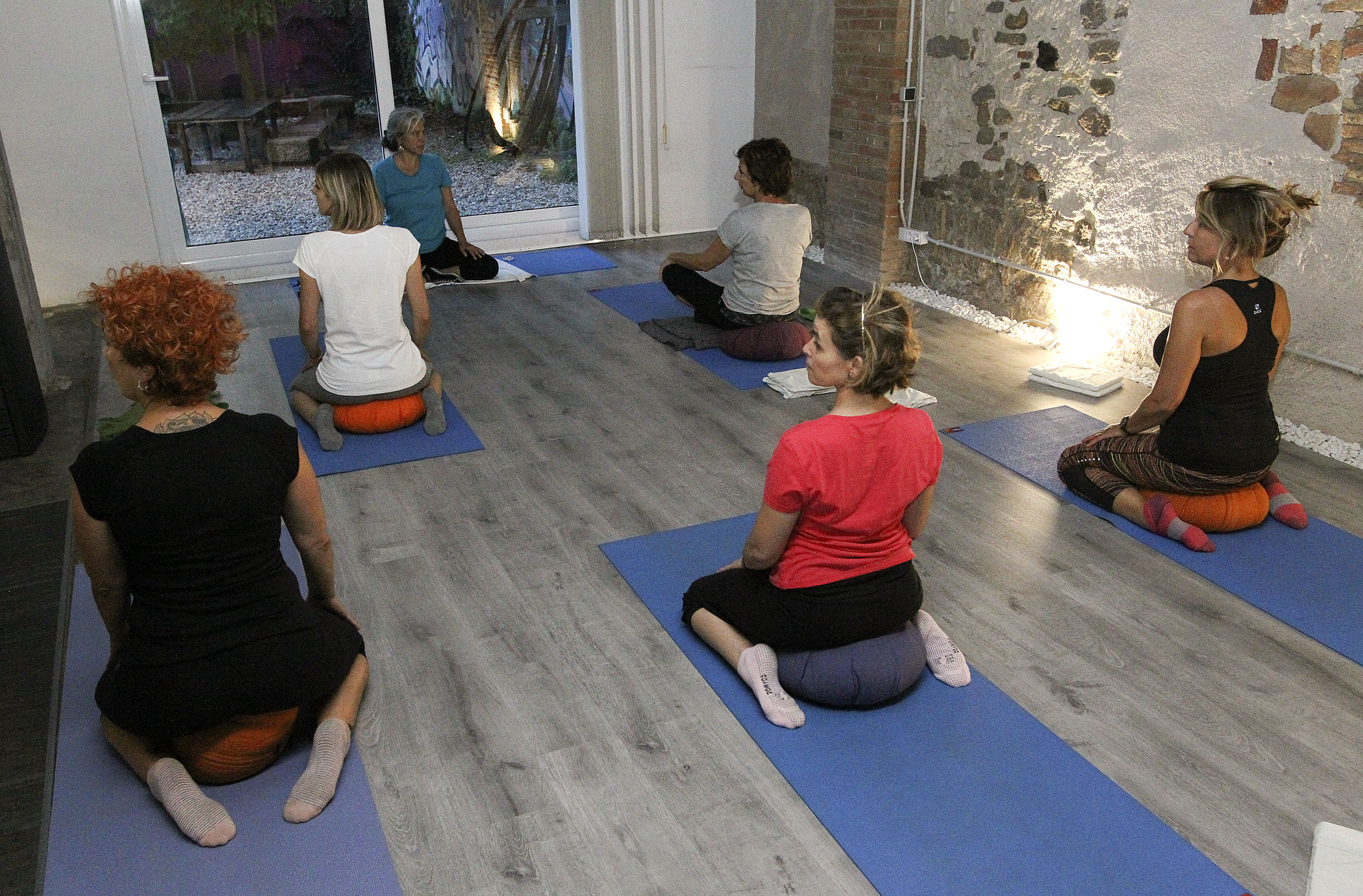 Sessió de ioga a càrrec d'Elisabet Soler, d'Osona ioga