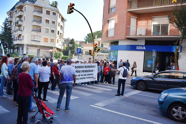 Un centenar de veïns van participar en la manifestació