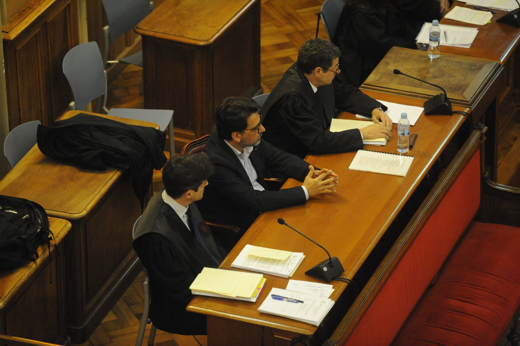 Francesc Delgado, al centre, durant el judici celebrat per l'acusació de malversació