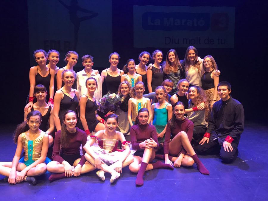 L'Escola de dansa Laia Baulenas va recaptar més de 2.000 euros amb un espectacle ahir al Teatre Eliseu de Roda