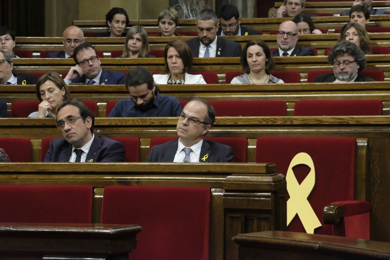 Jordi Turull al costat de Josep Rull al Parlament en la sessió d'investidura del polític de Parets, abans d'entrar a la presó per ordre del Tribunal Suprem