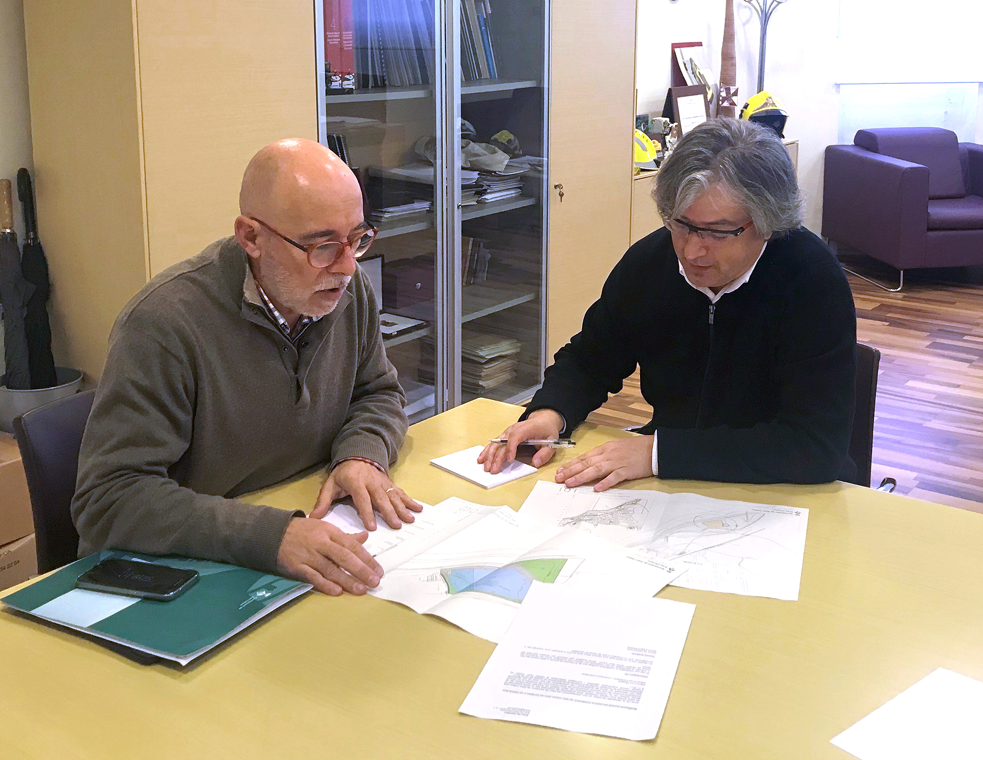 L'alcalde de Sant Celoni, Francesc Deulofeu, i el director general de Prevenció i Extinció d'Incendis i Salvaments, Manel Pardo, s'han reunit aquesta setmana