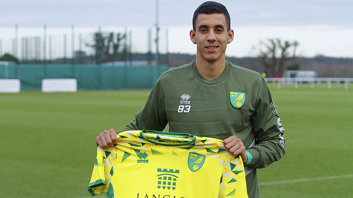 El jove futbolista va ser presentat dimarts passat a Norwich