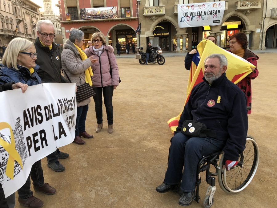 Jordi Puig en el moment d'arribar a la plaça de Vic