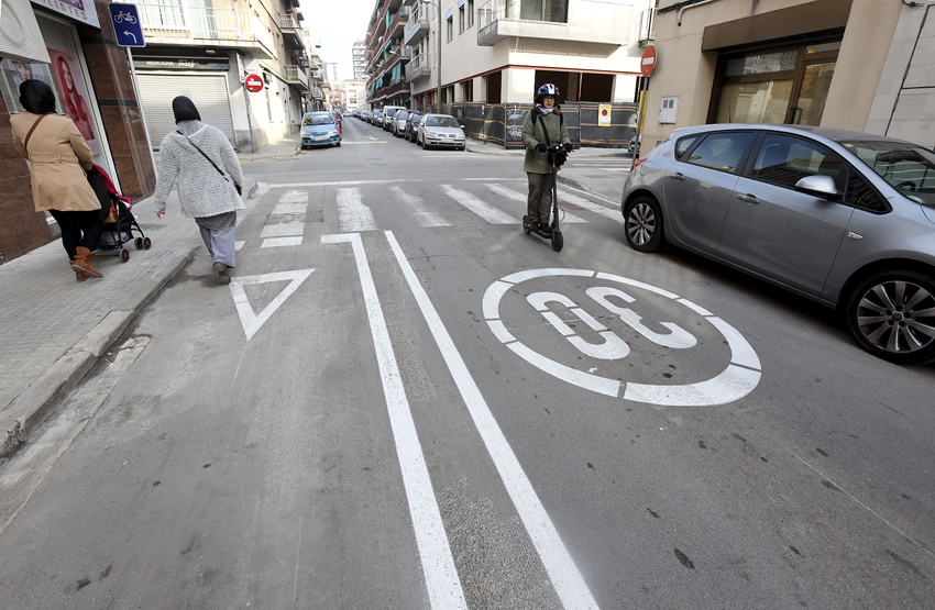 El carril bici habilitat al carrer Sant Josep de Calassanç