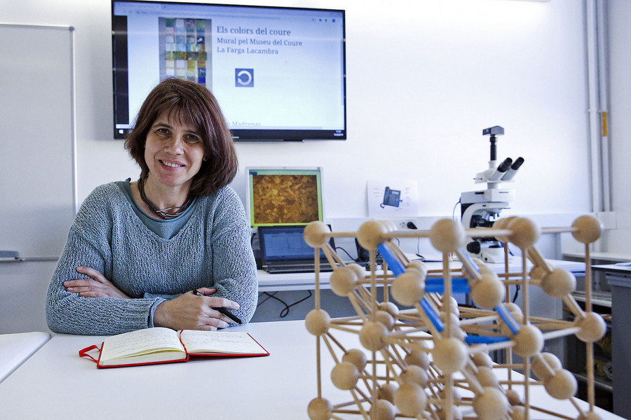 Judit Molera, al Laboratori de Materials de la Universitat de Vic, situat al campus Torre dels Frares