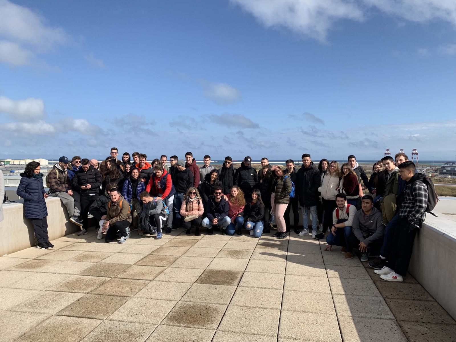 Un grup d'alumnes en una de les visites que ja han fet al Port de Barcelona