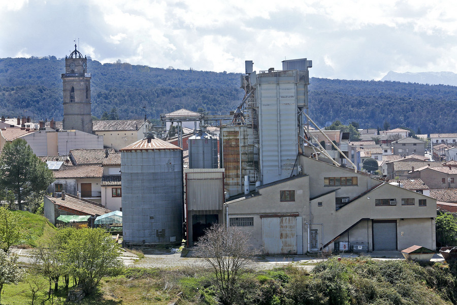 Vista de l'antiga fàbrica de Pinsos Casadesús