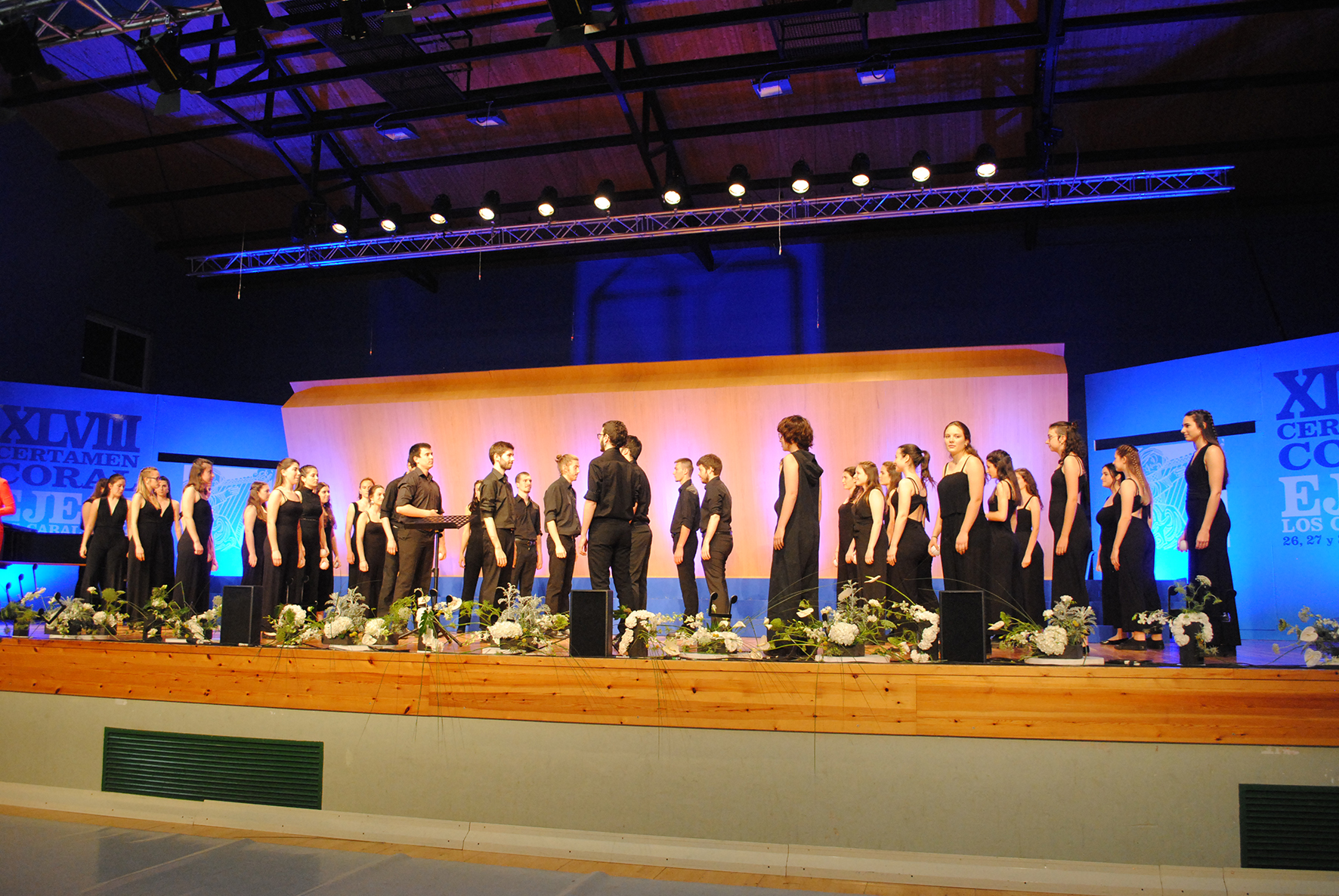 El Cor Jove Amics de la Unió durant la seva actuació