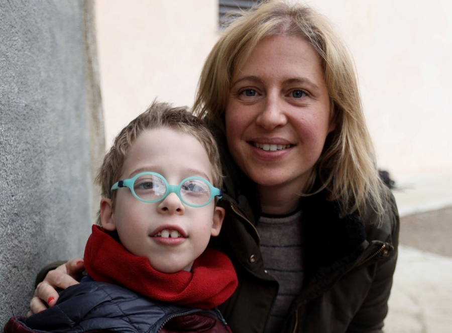 Eva Escalera i el seu fill Roger, que ara viuen a Moià