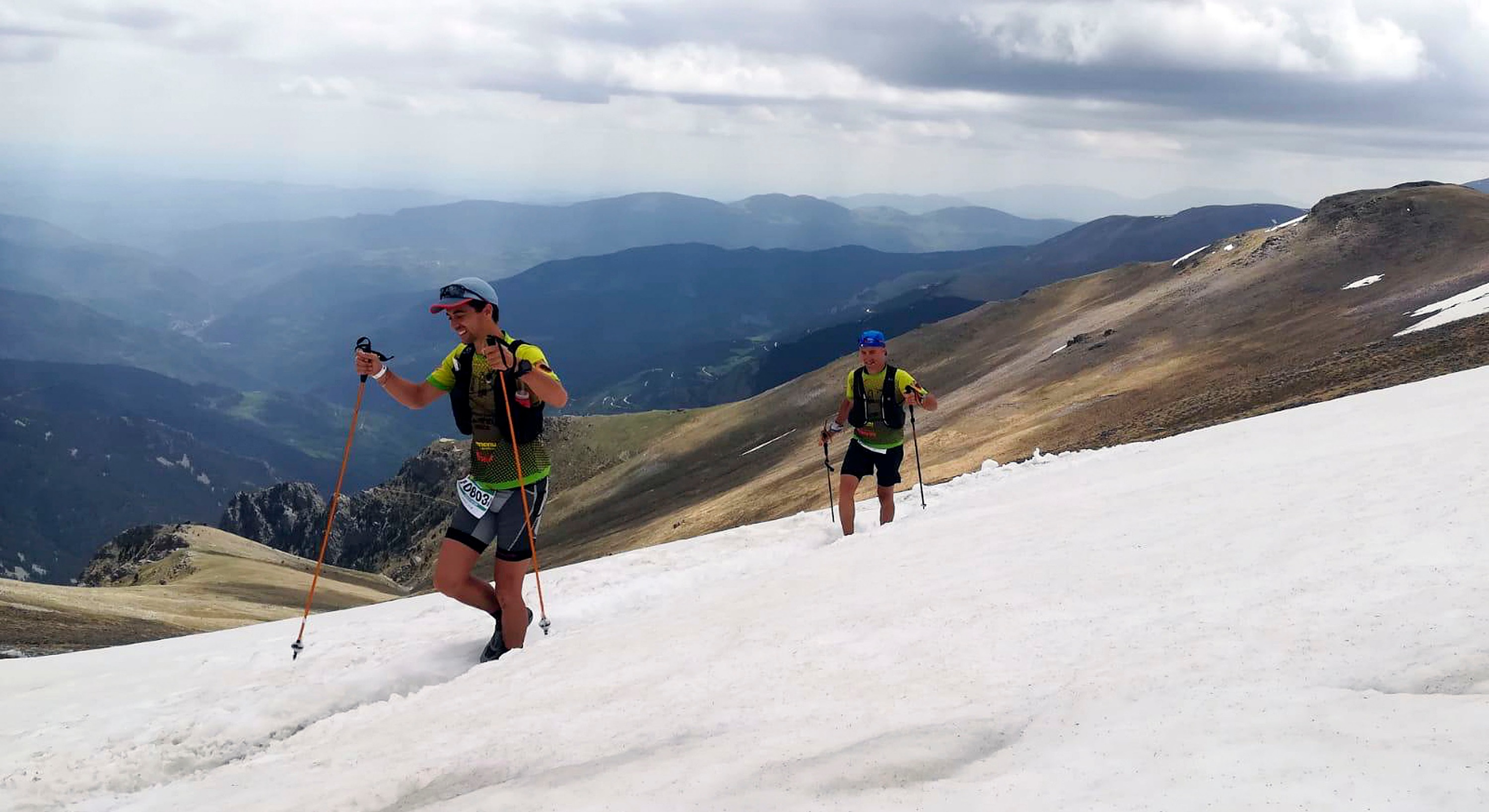 Els corredors es van trobar neu en les cotes més altes, que es va combinar amb la calor que va fer durant tot dissabte