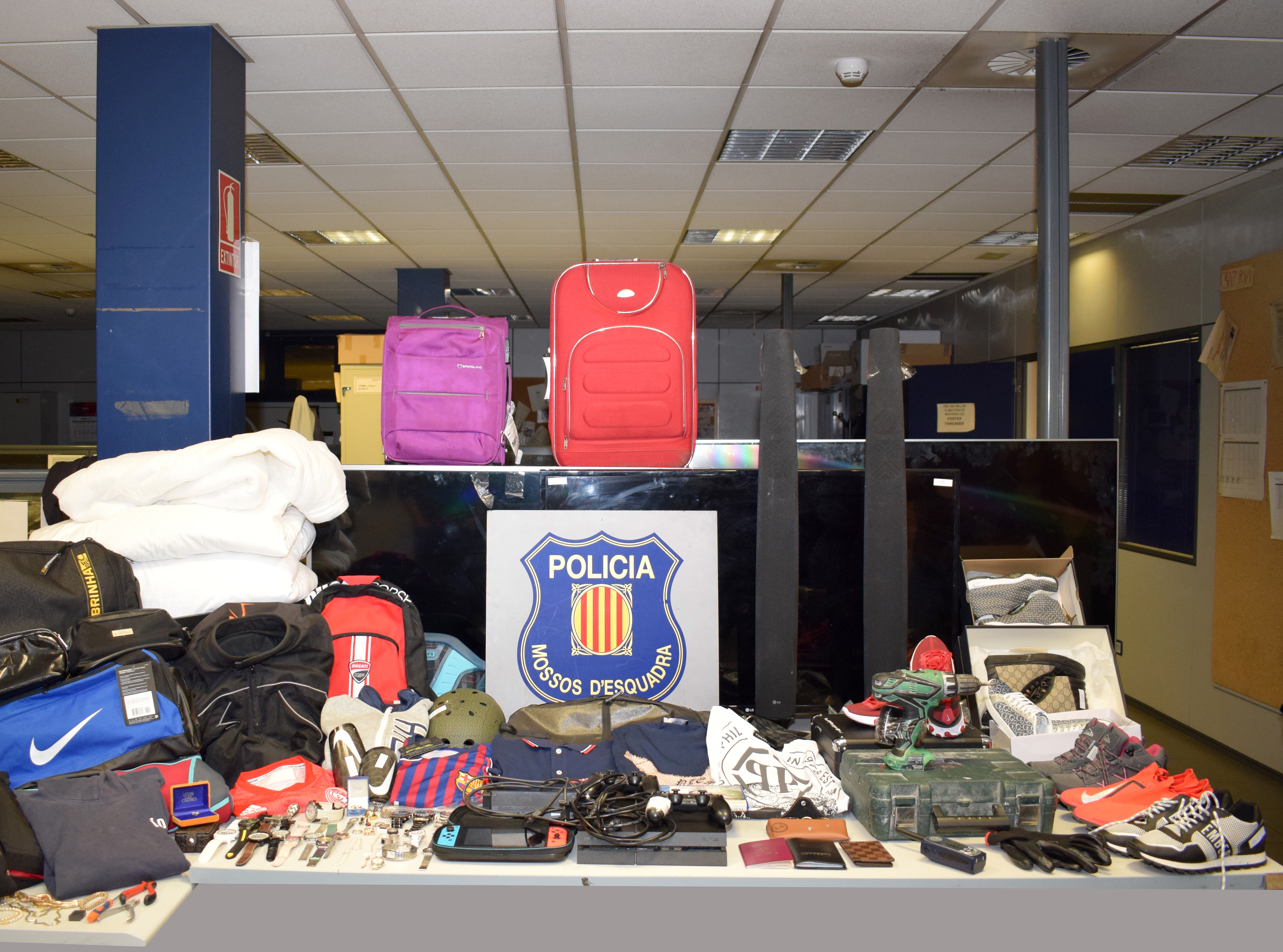 Els objectes recuperats en l'escorcoll del domicili dels arrestats