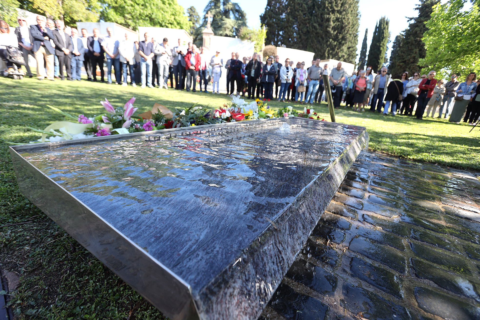 Homenatge a les víctimes del bombardeig del 1938 al cementiri de Granollers de l'any 2019