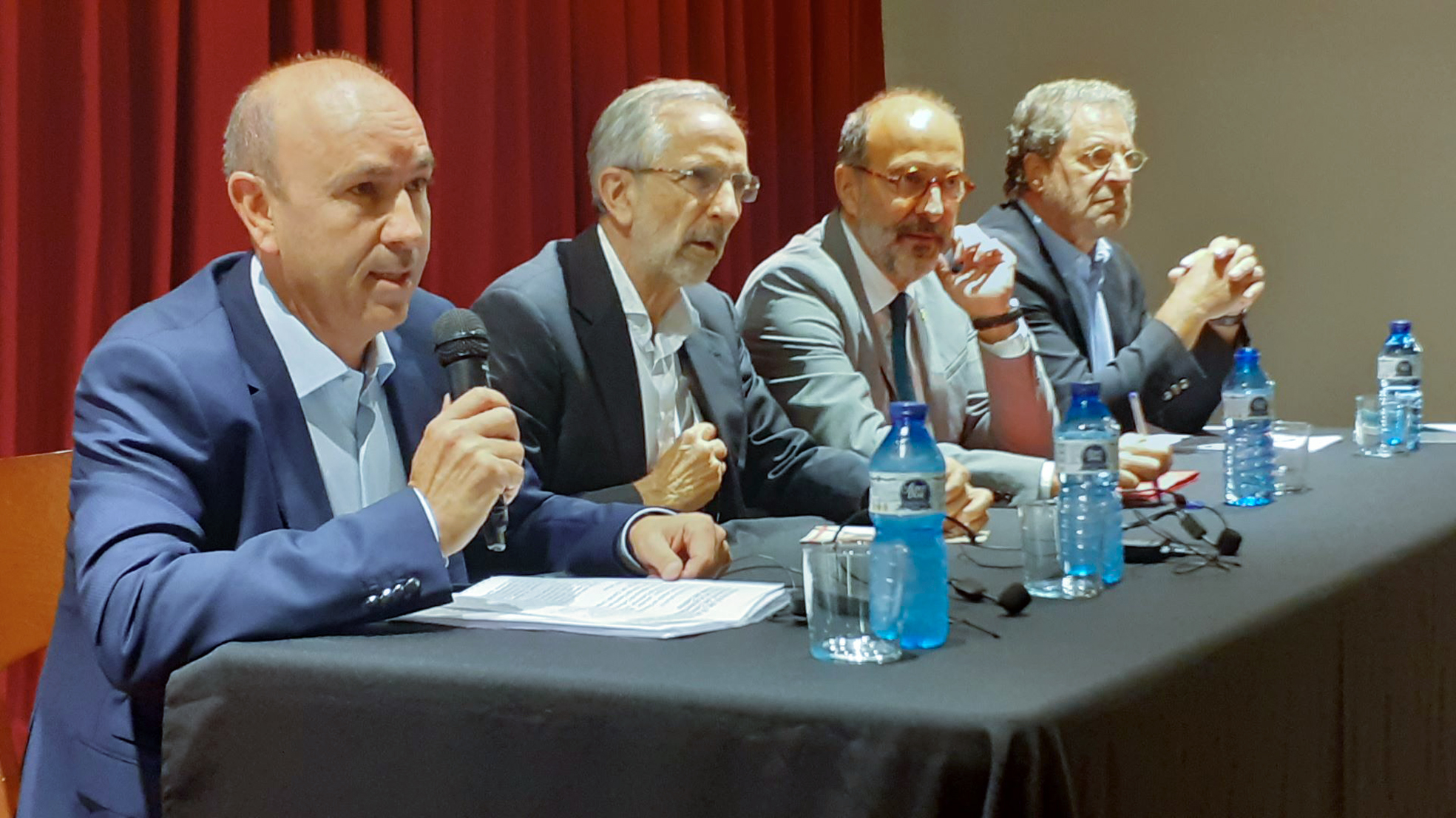 Josep Rius, Josep Mayoral, Francesc Vilaró i Ramon Font durant la presentació del cicle