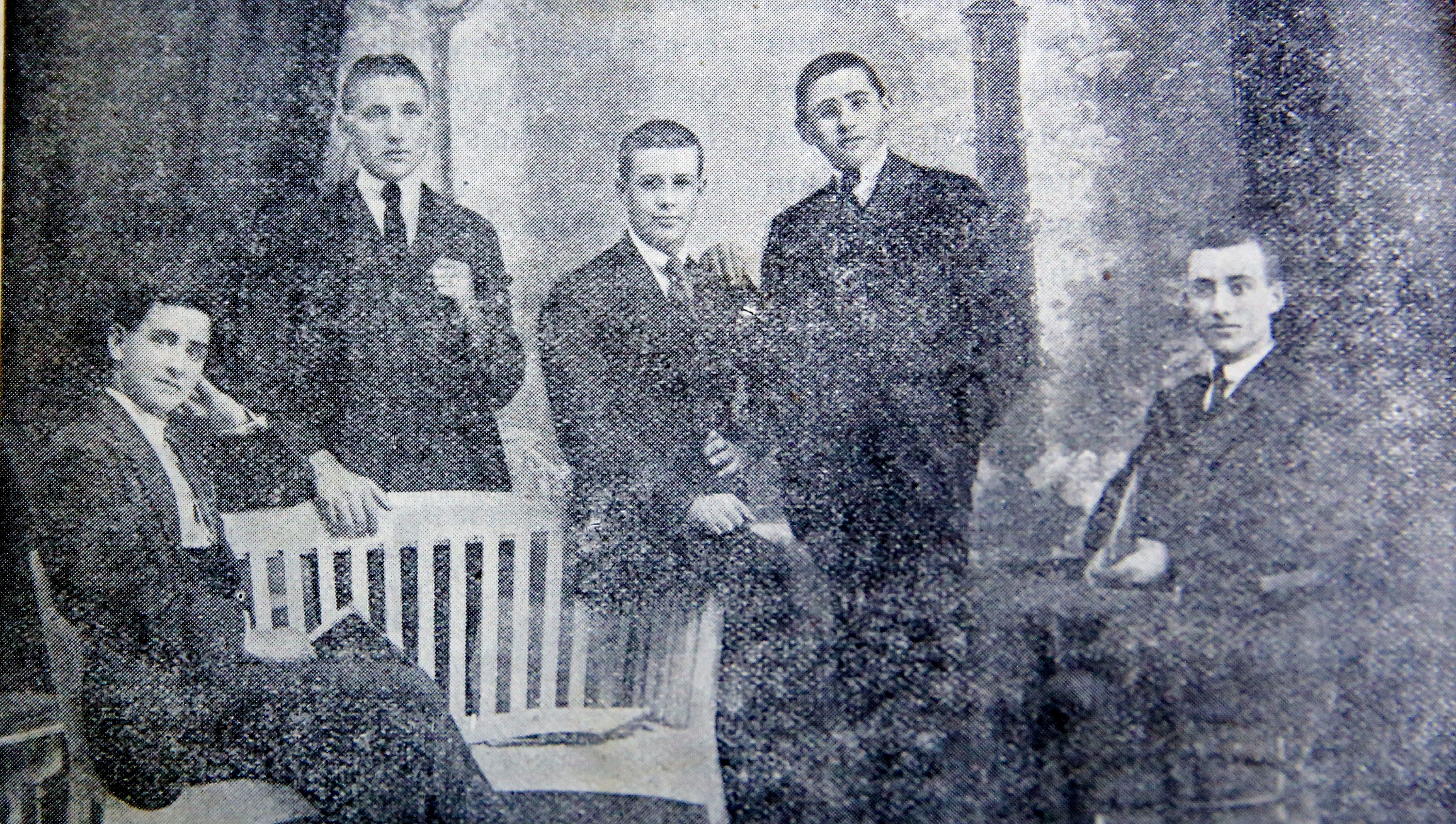 Vilacís, segon per la dreta, junt amb altres seminaristes de Taradell