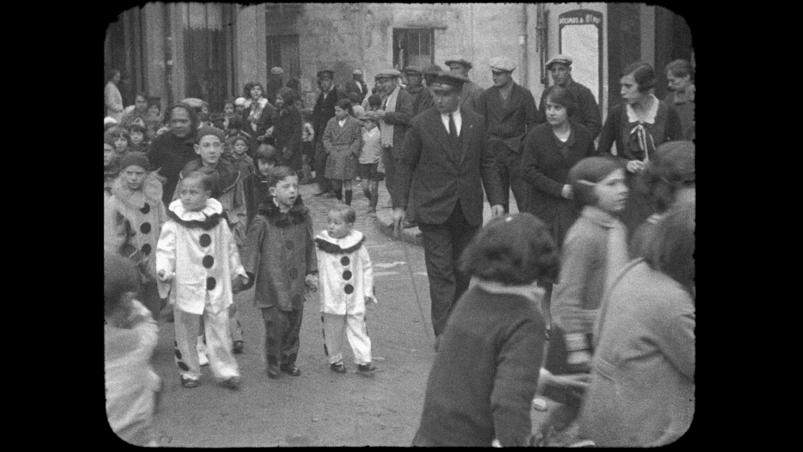 Fotograma del treball que mostra imatges de la celebració del carnaval de 1929 a Granollers