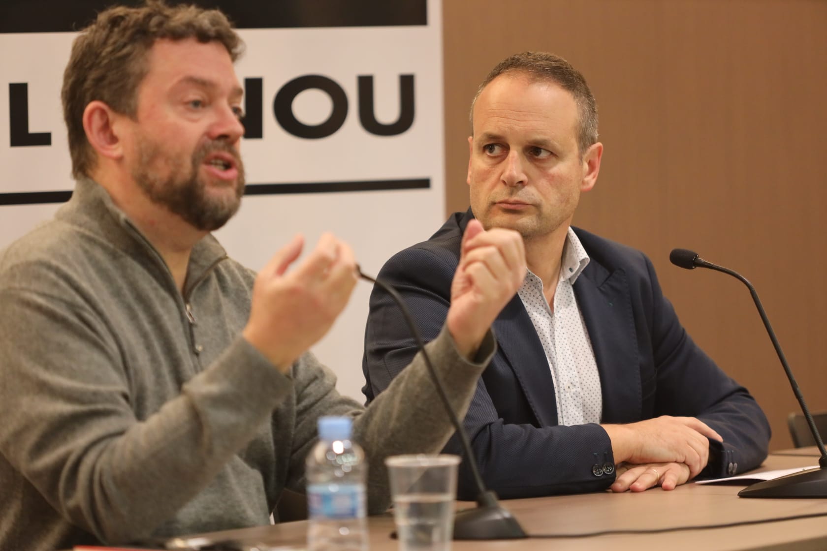 Francesc-Marc Álvaro amb el director editorial d'EL 9 NOU, Agustí Danés, en el Club de Premsa d'aquest divendres