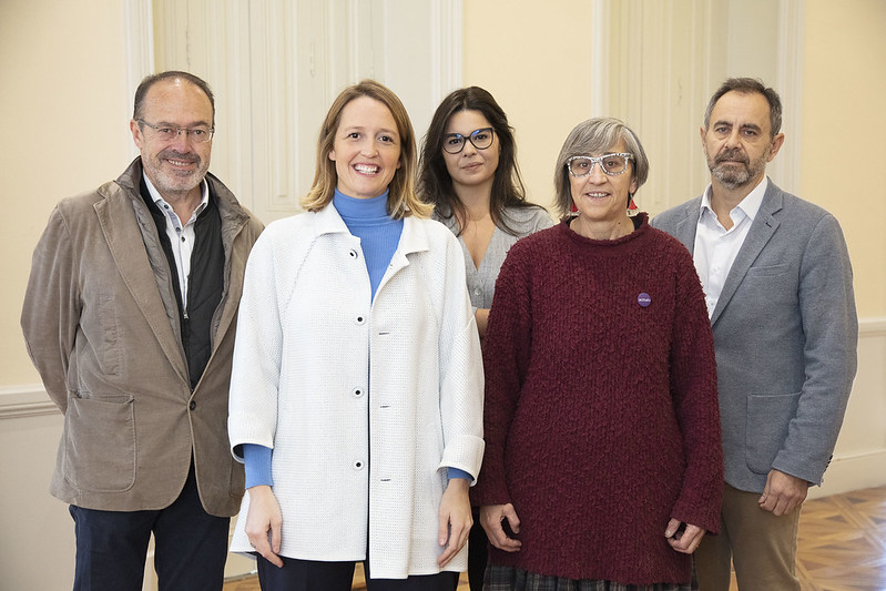 Ramon Roca, a l'esquerra, amb la directora de la fundació a Espanya Alexandra Mitjans, Clara Jiménez,, Rosal Almirall i Ricardo Martino