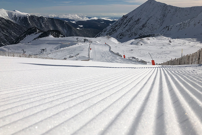 A Vallter 2000 hi pot esquiar qui debuta en aquest esport, i també els més experimentats