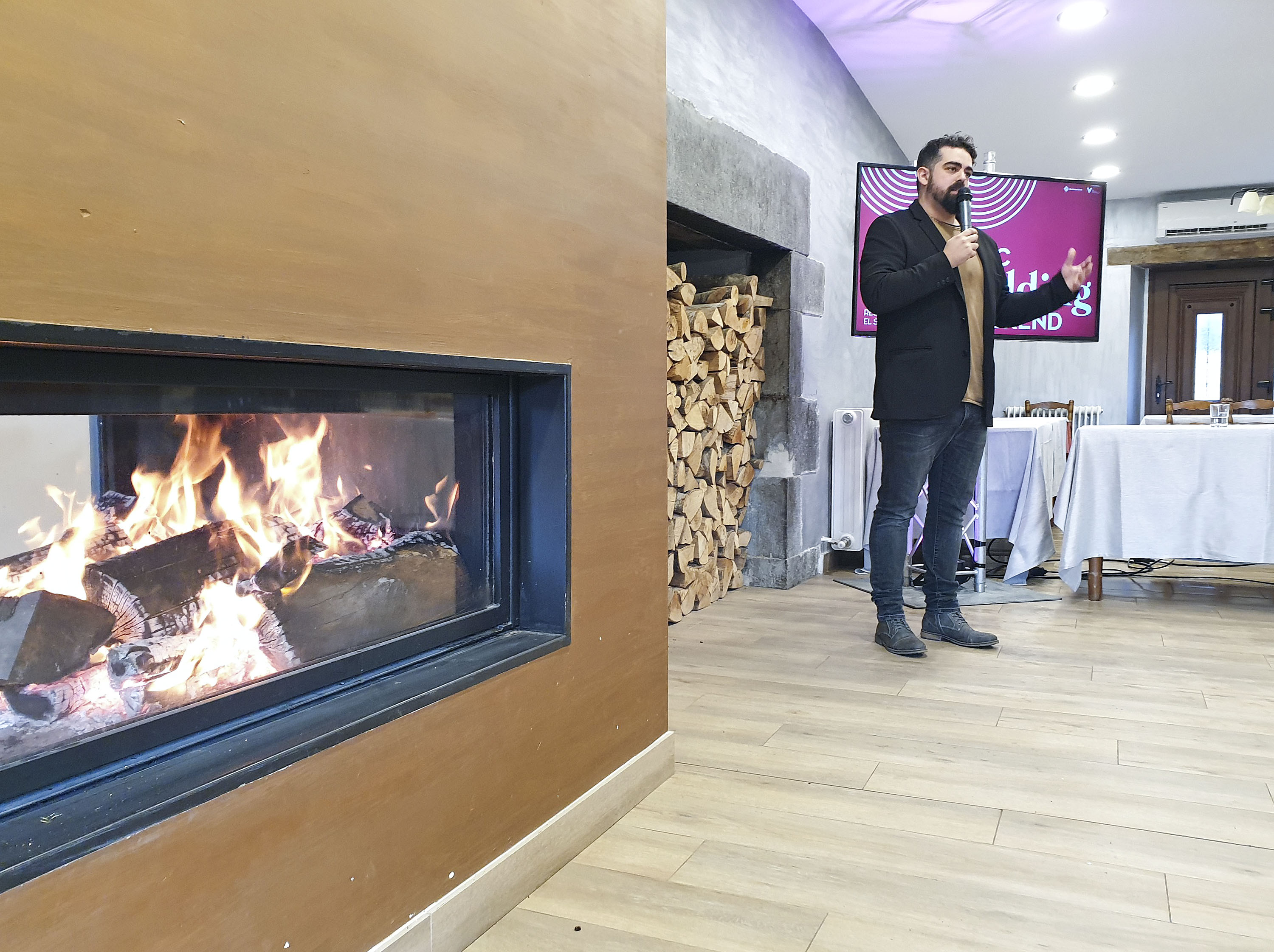 Guillem Moral, director del certamen, durant la presentació a l'espai de celebracions de Piguillem, a Sant Pere de Torelló