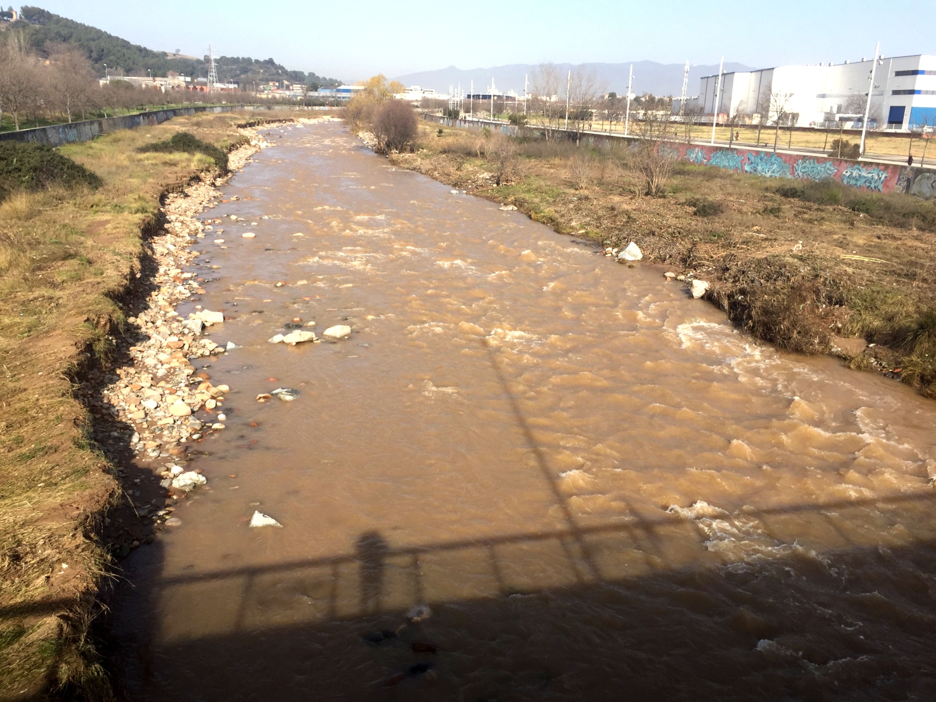 El riu Congost des del nou pont proper al parc de Bombers de Granollers poc després de la riuada provocada pel Glòria