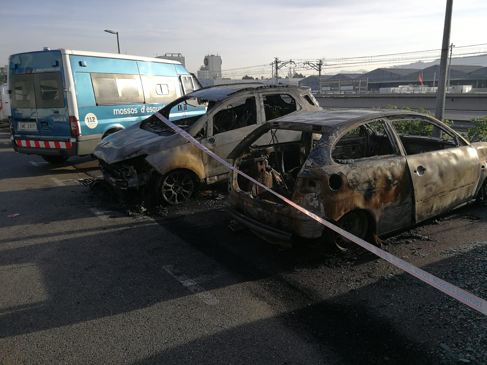 Els dos cotxes cremats