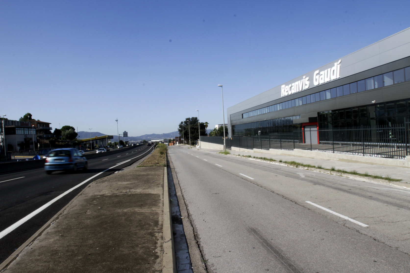 L'empresa opera des d'unes instal·lacions a Lliçà de Vall situades a tocar de la C-17