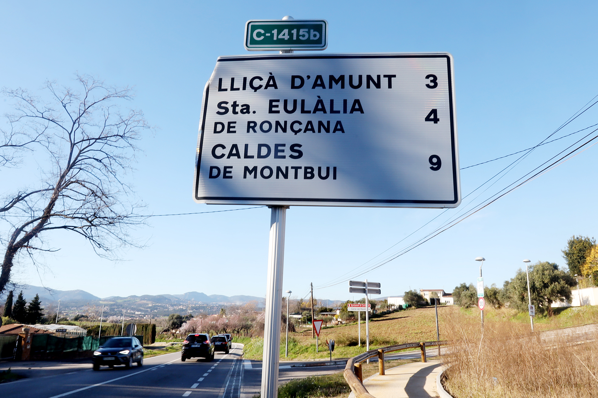 La carretera de Canovelles cap a Caldes