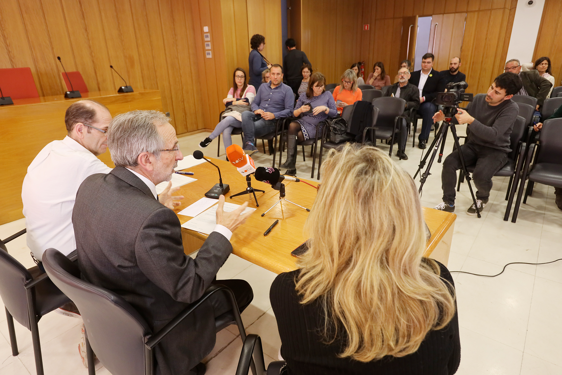 Juan Manuel Segovia, Josep Mayoral i Maria del Mar Sánchez durant la roda de premsa