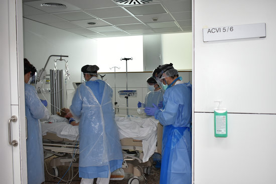 Espai habilitat a l'hospital Santa Caterina per a l'atenció de pacients amb covid-19 en estat greu