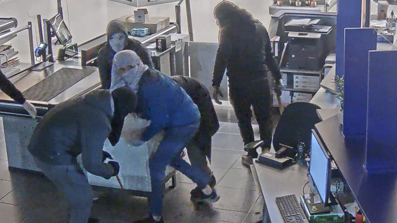 Imatges de l'asalt captades per les càmeres de seguretat