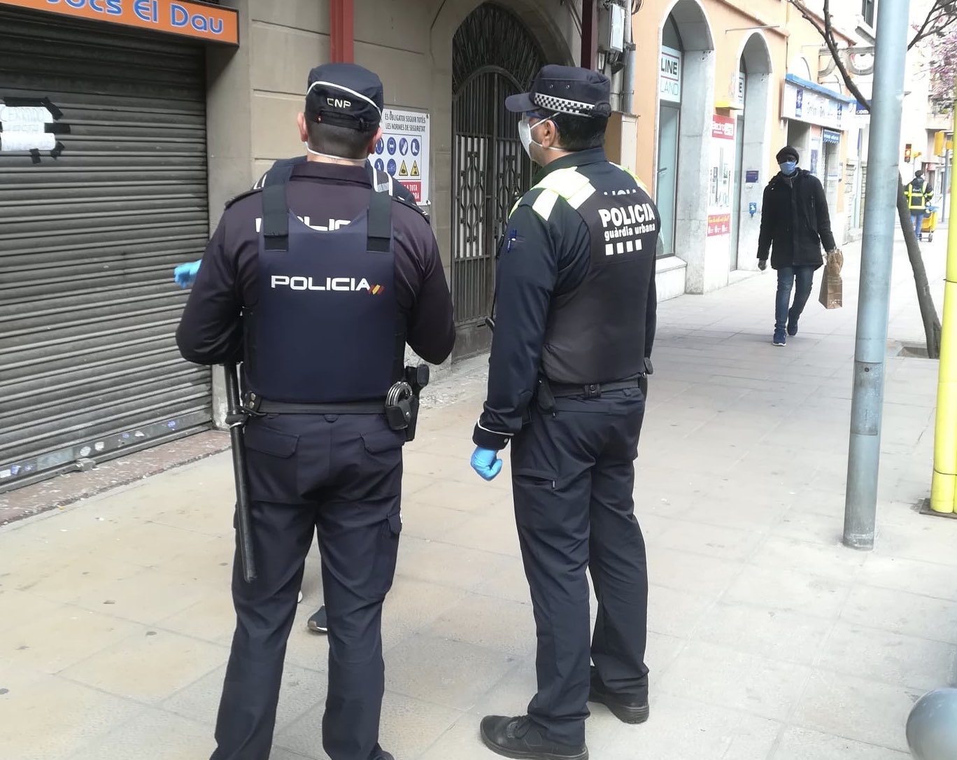 Controls de la Guàrdia Urbana i la Policia Nacional