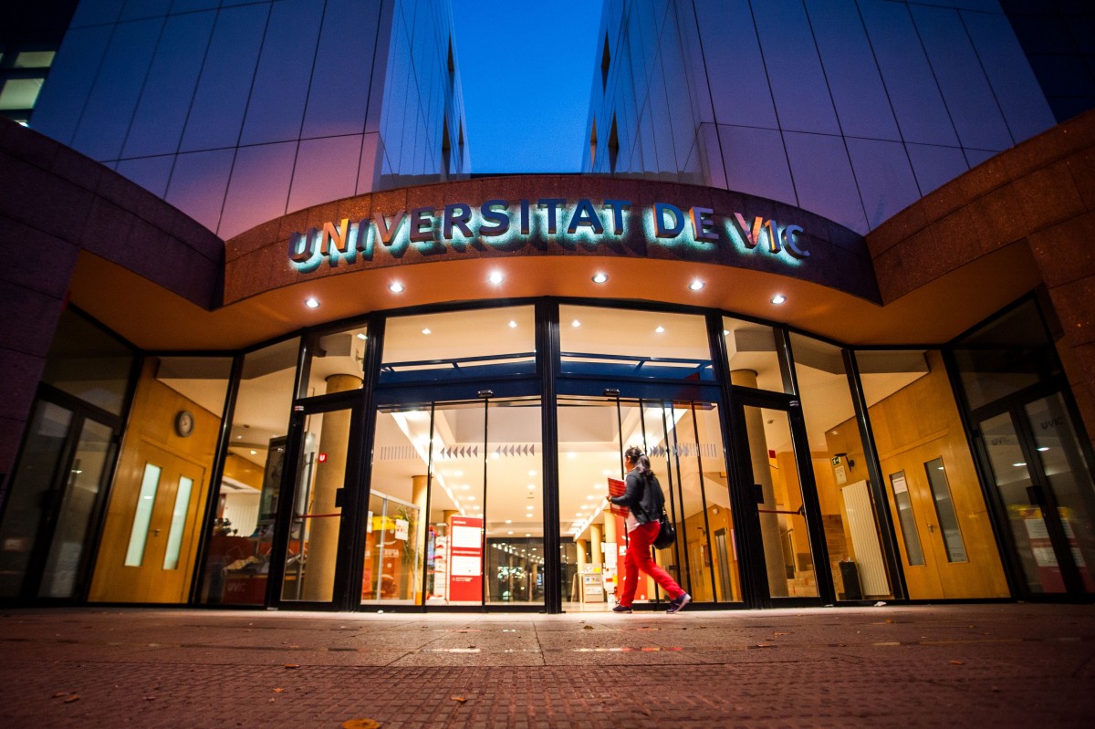 L'entrada principal al campus de Miramarges