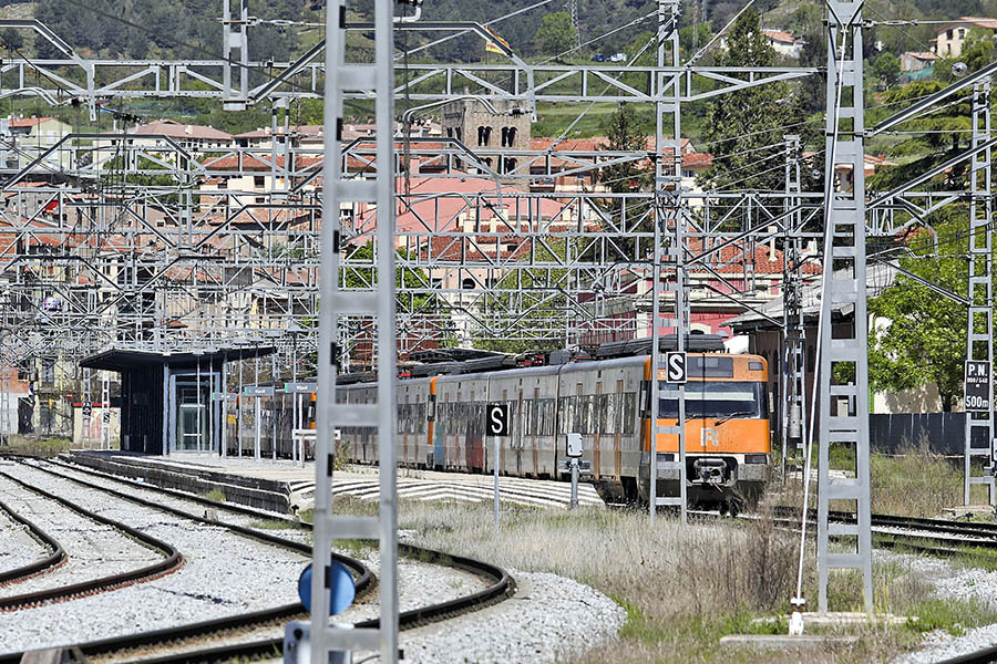 Un tren aturat a l'estació de Ripoll