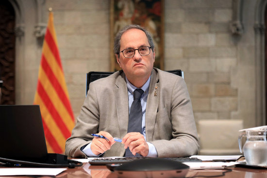El president de la Generalitat, Quim Torra, durant una reunió de presidents amb Pedro Sánchez per fer seguiment de la pandèmia