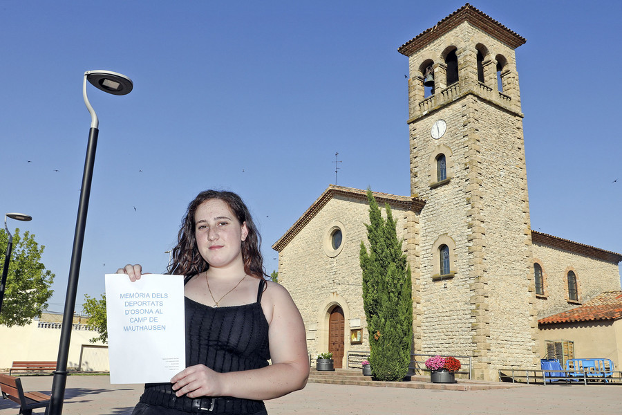 Una alumna de l’Institut de Tona rep un premi de l’Amical Mauthausen