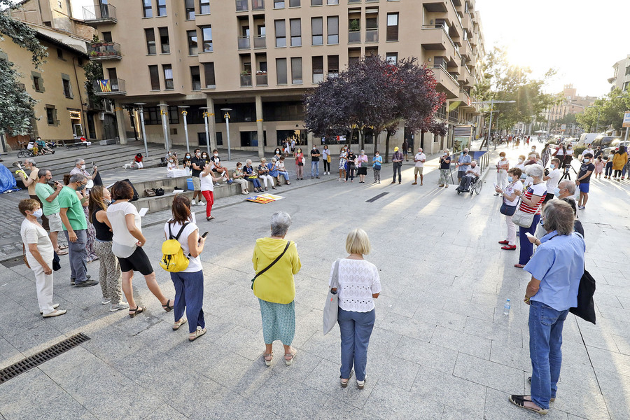 Els cantaires per la llibertat, en un moment del recital que van fer dilluns passat a la plaça del Carbó