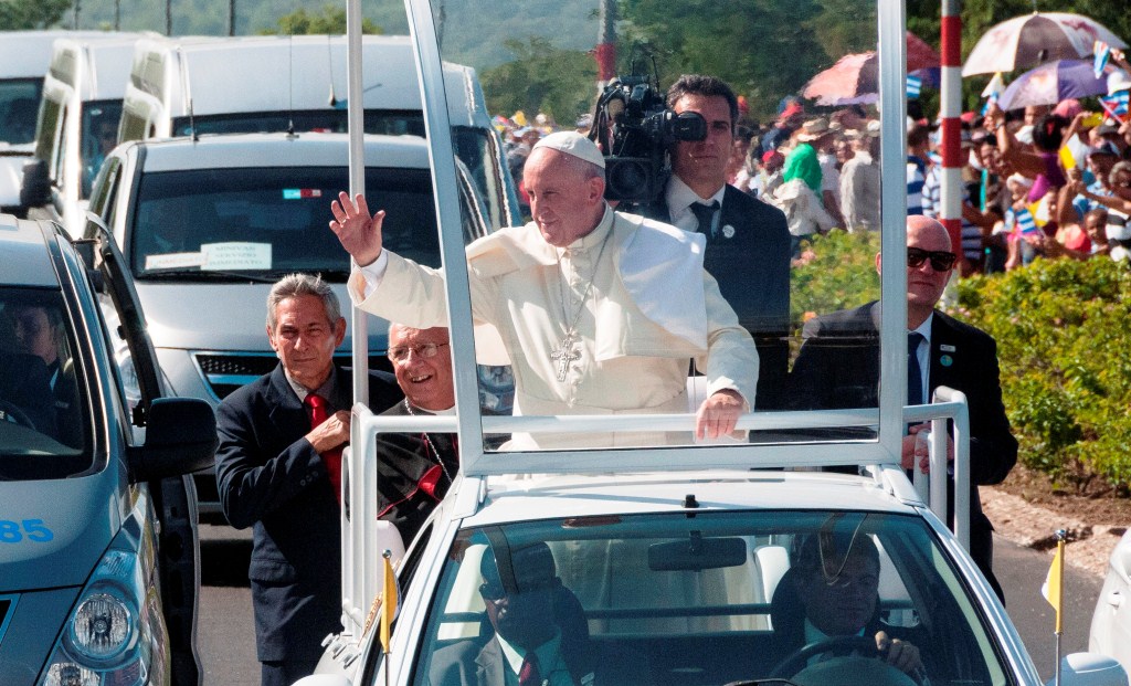 Arribada del Papa Francesc a Holguín_21092015. Foto de Roberto Suárez Juventud Rebelde