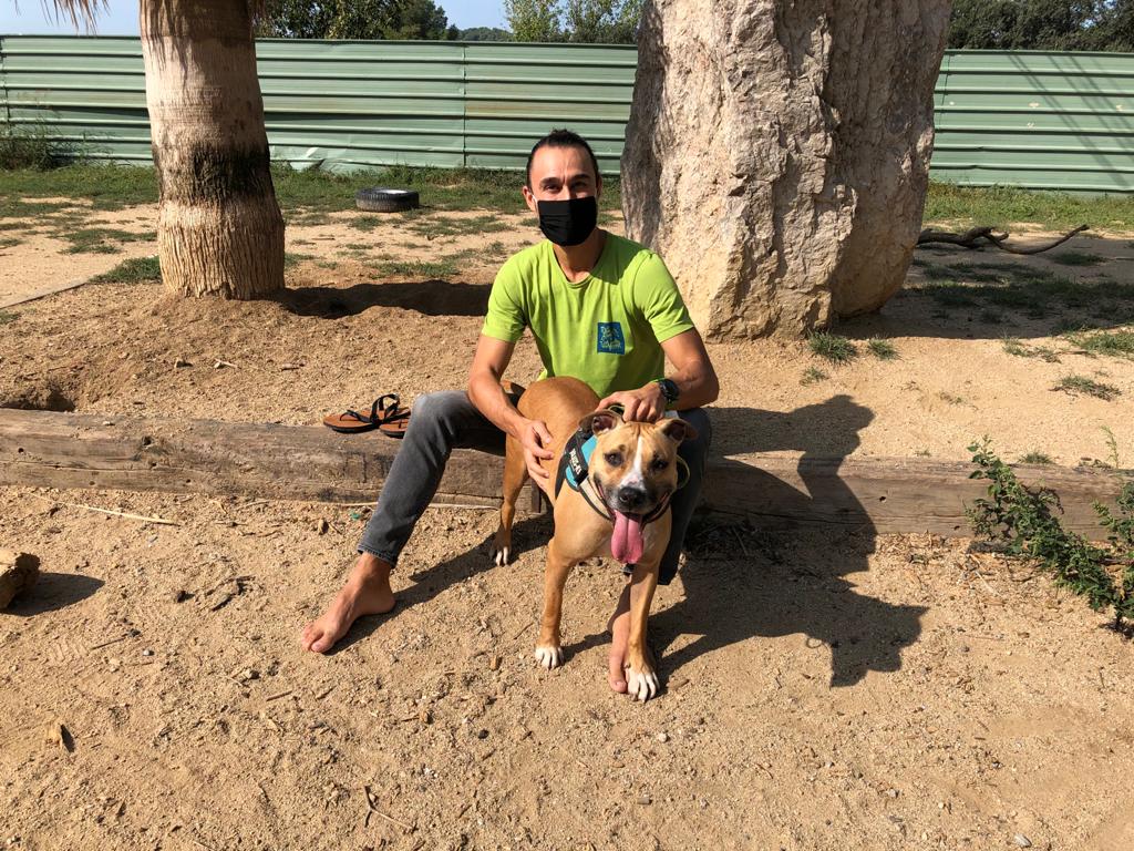 Daniel Amo amb el gos Korfú a Can Moret