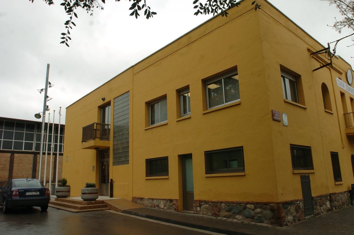 L'edifici de l'ajuntament de Canovelles en una imatge d'arxiu