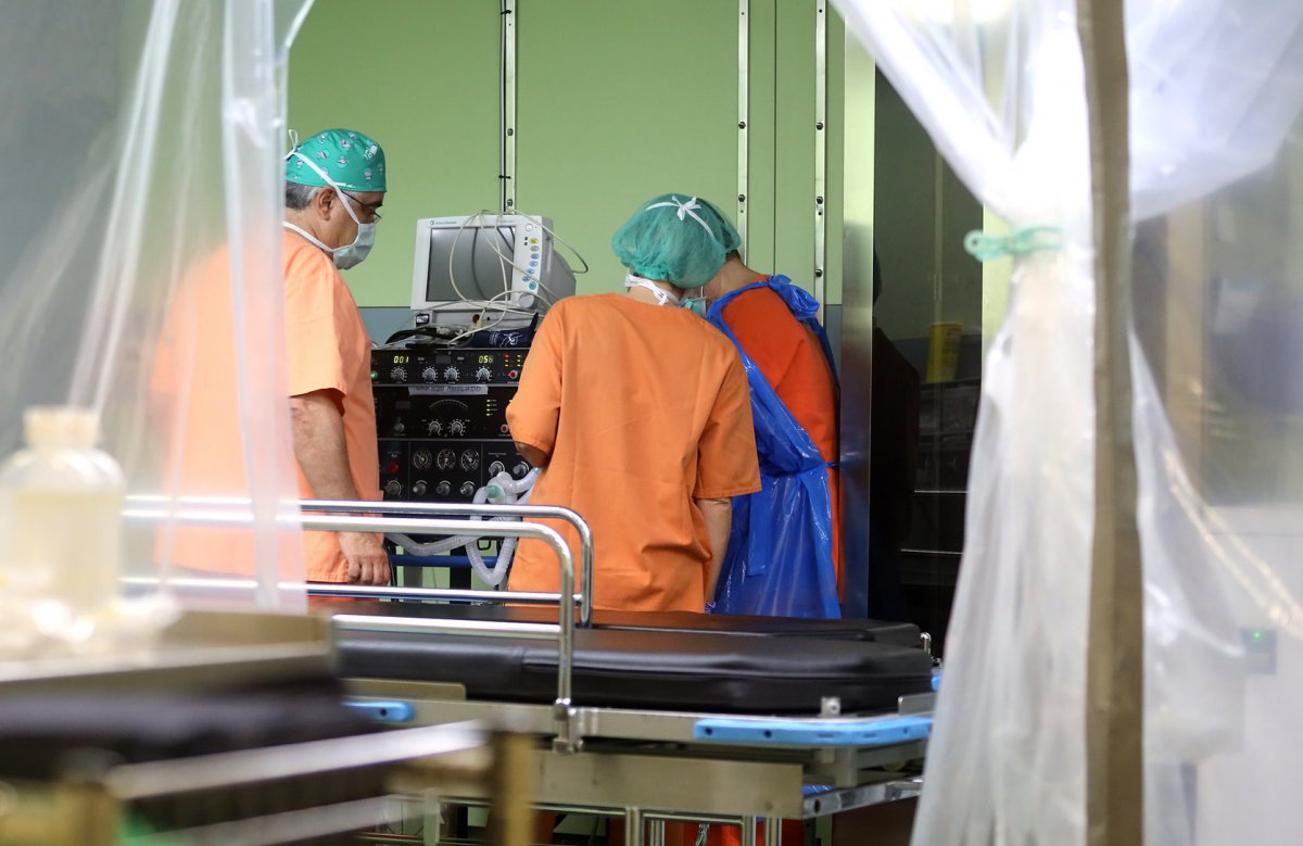 Personal de l'Hospital de Sant Celoni treballant durant la pandèmia de la Covid-19