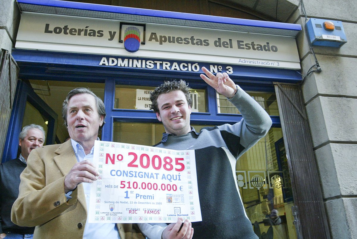 Miquel Colina, pare i fill, el dia de la loteria de Nadal de l'any 2005