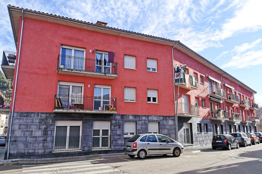 Vista del bloc de pisos, pel qual el consistori haurà de pagar una indemnització de mig milió d'euros