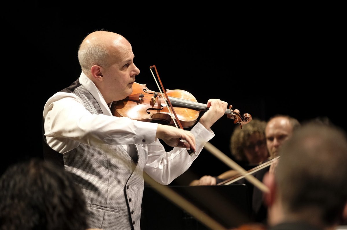 Corrado Bolsi amb el seu violí en una concert el febrer de 2018