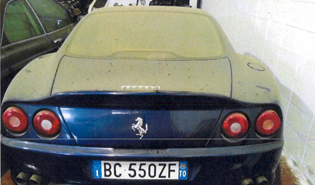 El turismeesportiu Ferrari que s'ha subhastat i que porta cinc anys al dipòsit de la Policia Local de Sant Celoni