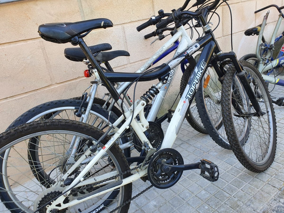 Tres de les bicicletes que s'han trobat