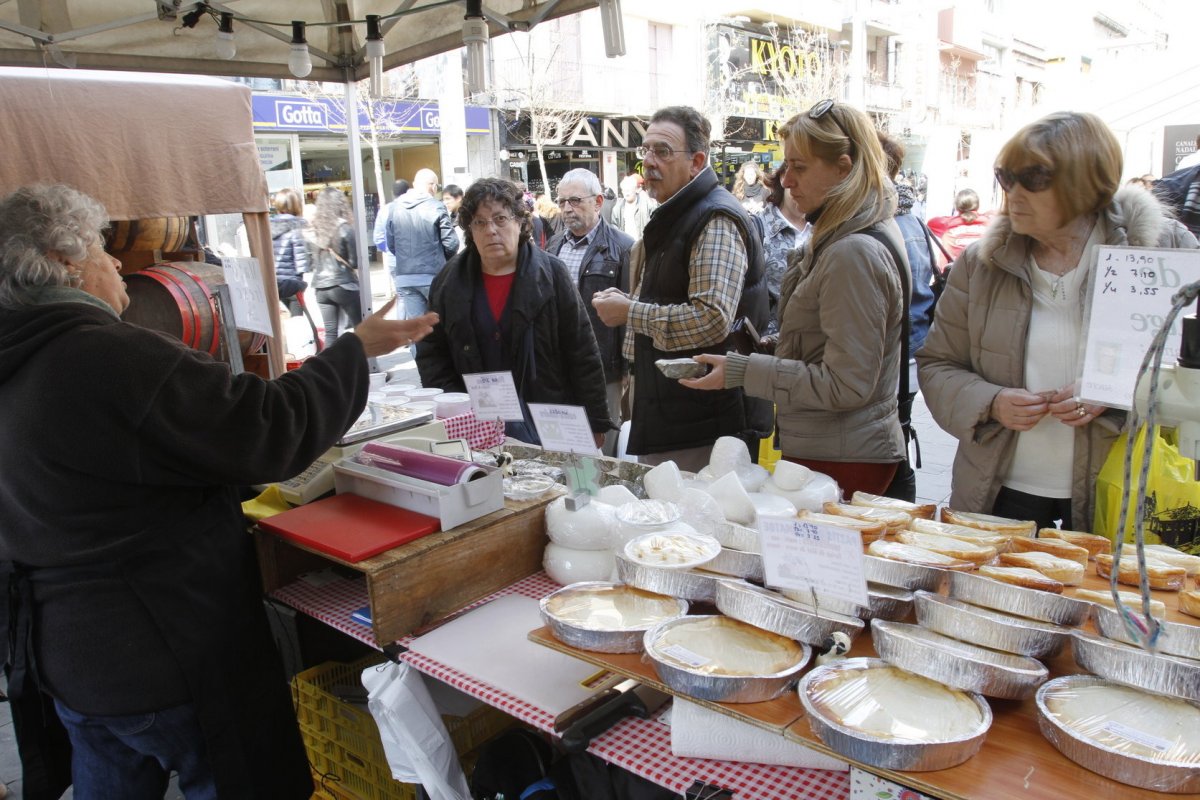 La plaça Barangé acollirà mercats de vins i formatges artesans