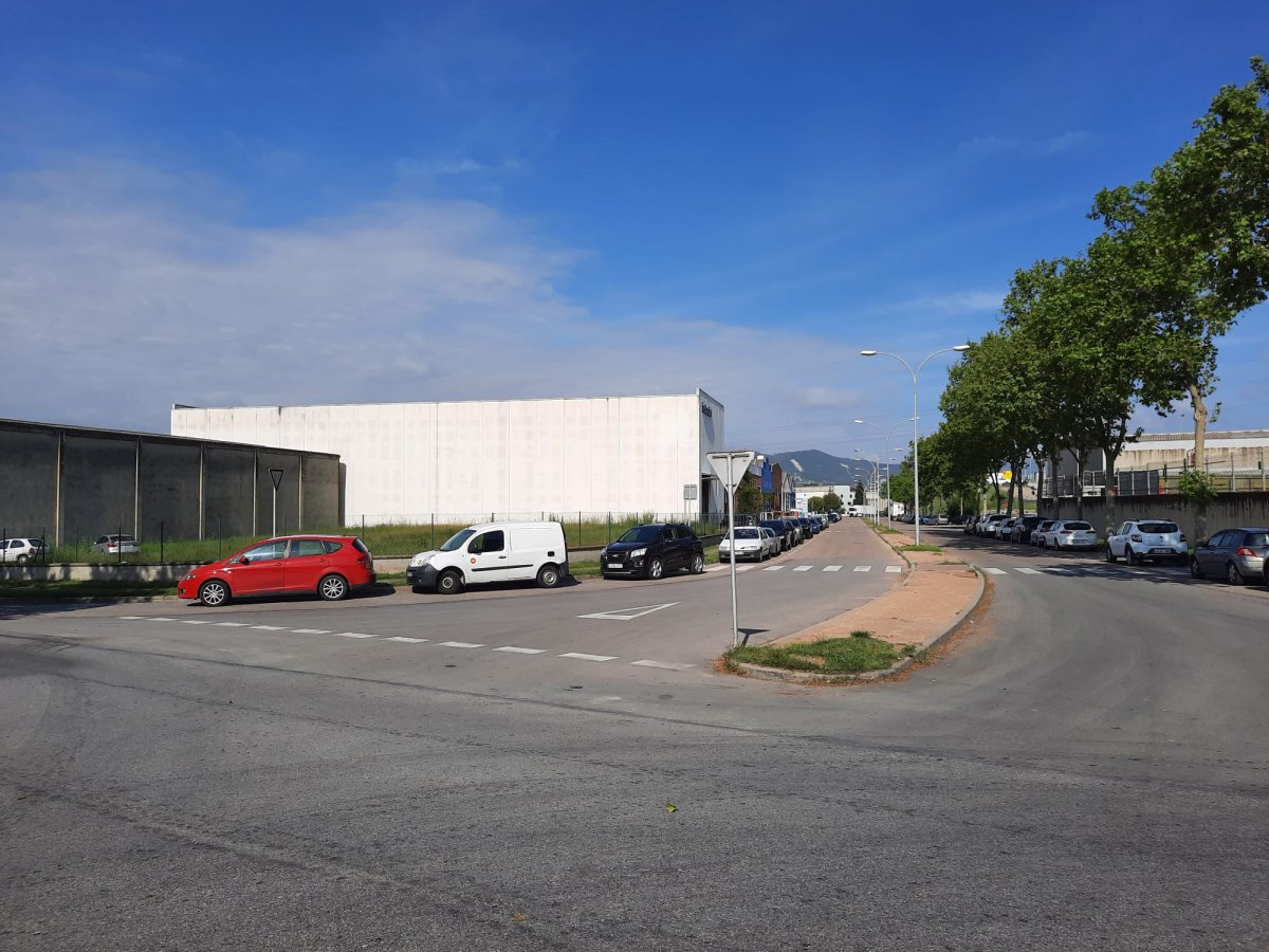 A la cantonada entre el carrer Sant Llorenç Desmunts i Sant Francesc S'hi Moria s'hi van multar una desena de vehicles